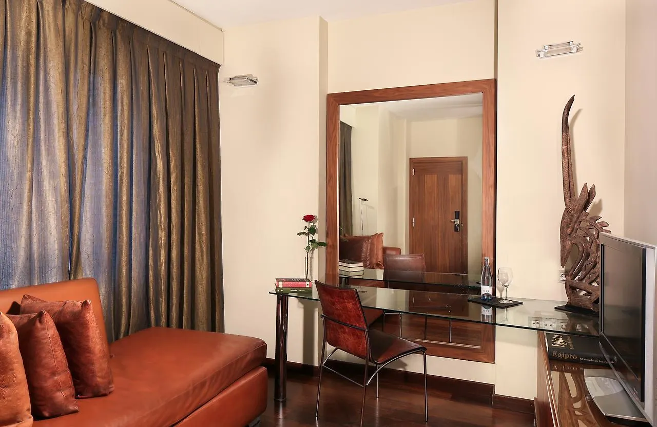 ברצלונה Hotel Gran Derby Suites, A Small Luxury Hotel Of The World