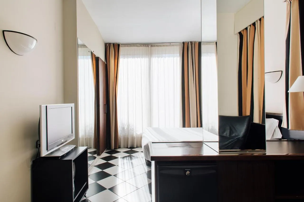 ****  ברצלונה Hotel Gran Derby Suites, A Small Luxury Hotel Of The World ספרד